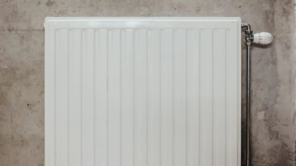 Does painting a car radiator make it less efficient?